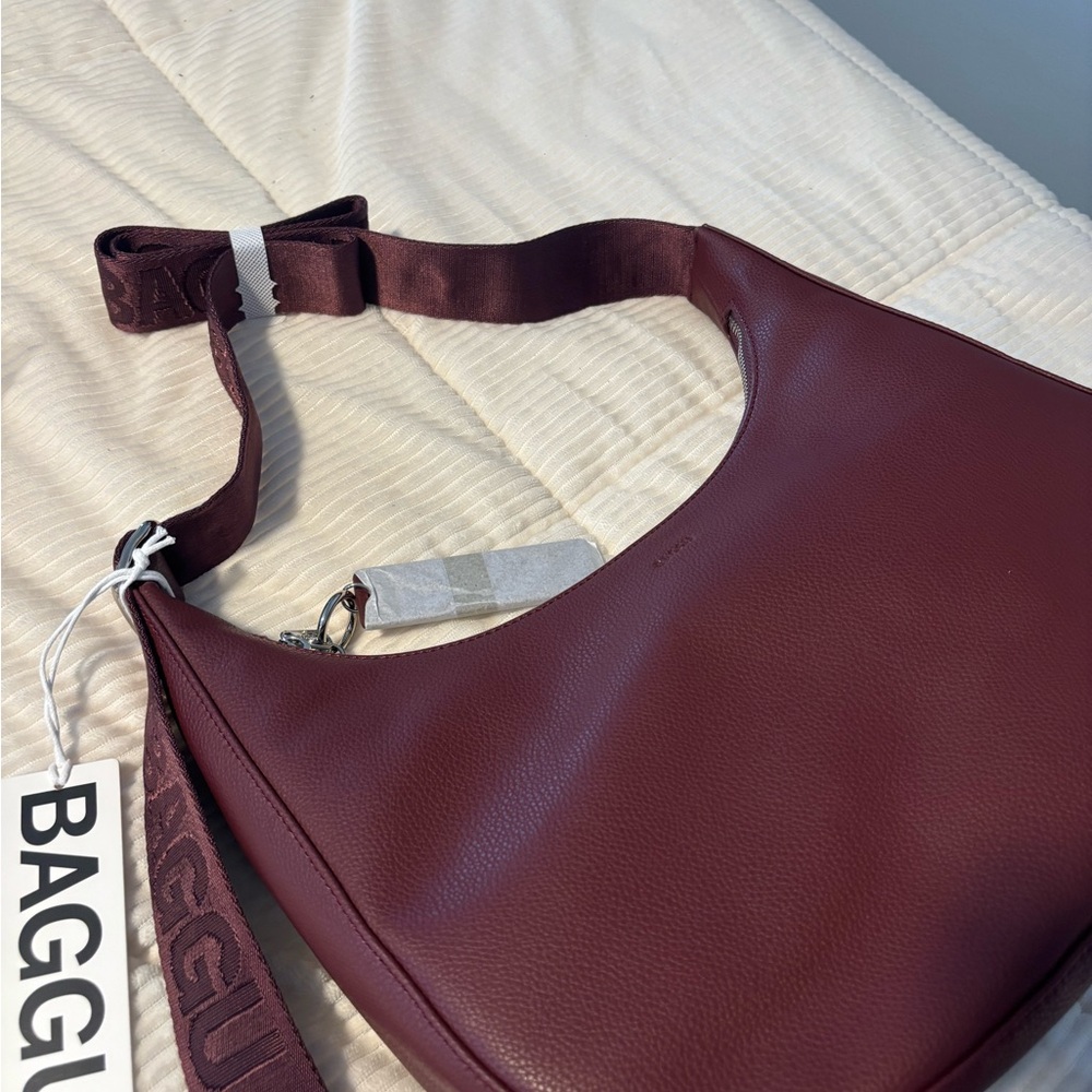 New Baggu Medium Mahogany Leather Crescent Bag